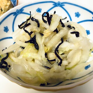 白菜の芯でナムル風サラダ